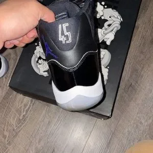 2016 space jams worn roughly 5x Jordan | Shoes | 26 Space Jams Worn Roughly 5x | Poshmark main image 3